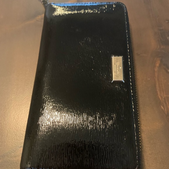 Kate Spade Zip Wallet - Picture 10 of 10